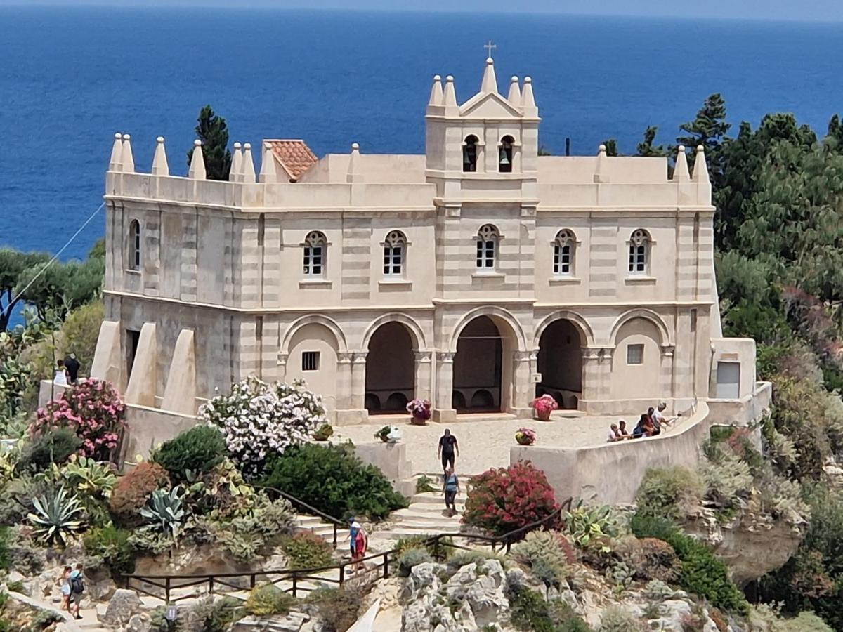 The Lady C - High Apartments Tropea Exterior photo